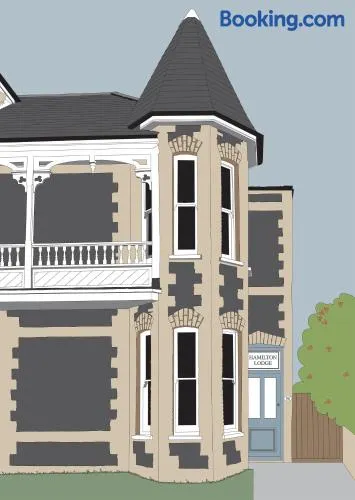 Hamilton Lodge a 6 bedroom seaside Holiday Home Hosting Happiness - Image 1