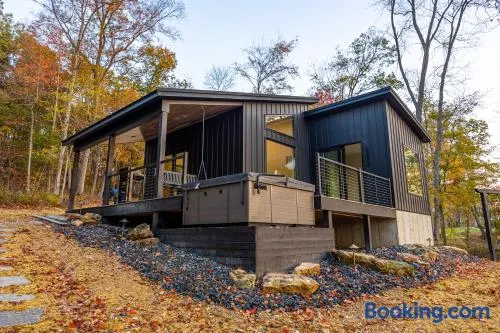 Solo or Couples' Cabin - Image 1