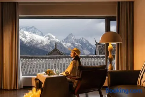 Bantang Zuoyou Snow Mountain View Hotel Baisha Ancient Town Branch - Image 1