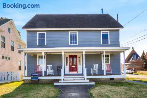 Modest Junxtion - Lovingly Restored Home in Historic Cape Charles! - Image 1