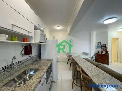 Apartamento dois dormitórios Praia das Pitangueiras - Image 1