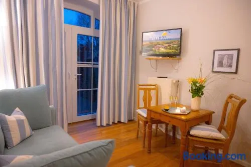 Appartement de vacances adapté aux familles avec barbecue, sauna et terrasse | Vue jardin - Image 1