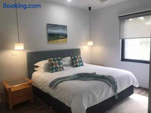 Gillys Guesthouse - Image 1