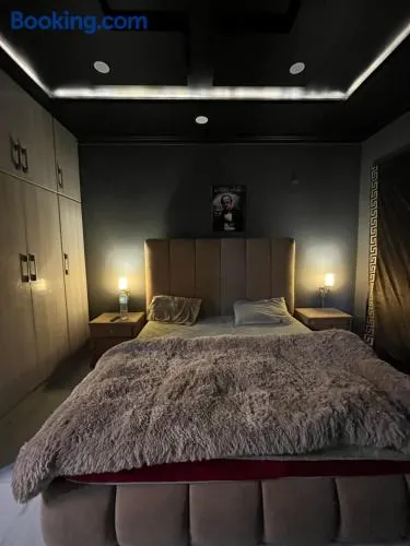 Buchluxerstay - Image 1