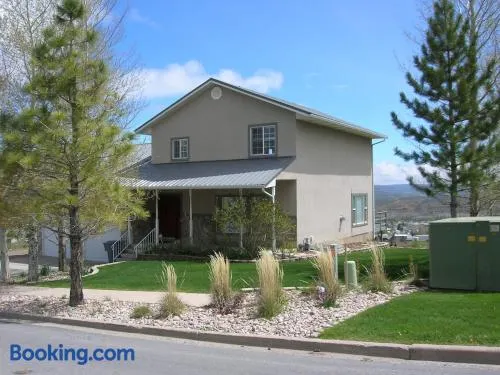 Spacious Retreat on a Quiet Street - Image 1