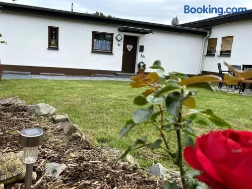 Appartement avec internet haut débit, terrasse et barbecue | Vue jardin - Image 1