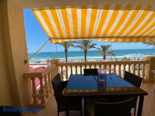 Apartamento frente al mar en El Campello - Image 1