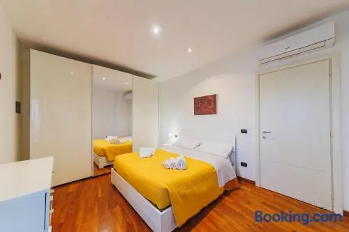 Wow Waterfront Apartment - Image 1
