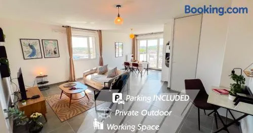 Private Parking - Balcony - Comfort & Light - Image 1