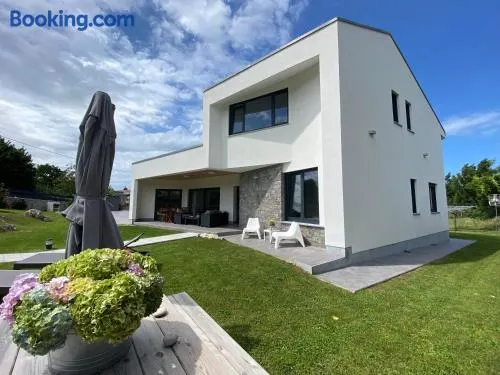 La llosina Vivienda Vacacional alquiler íntegro - Image 1