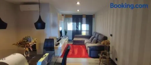 Apartamento en el Grove - Image 1
