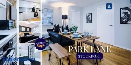 2 BDR House By Eason Stays Short Lets Stockport - Image 1