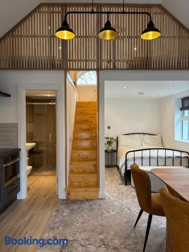 Stable Lodge - Image 1
