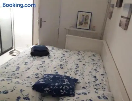 Chambre chez l'habitante avec salle de bain et cuisine communes - Présence d'un chat - Image 1