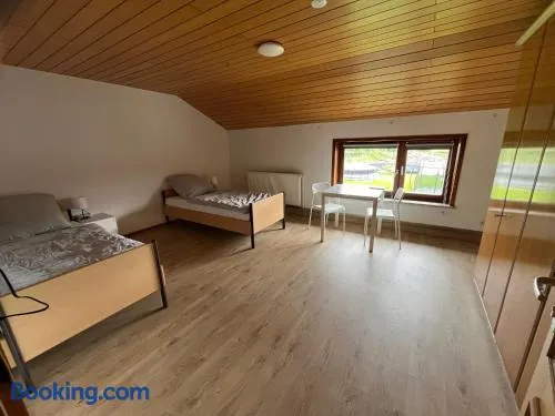 Helles großes 2 Bettzimmer - Image 1