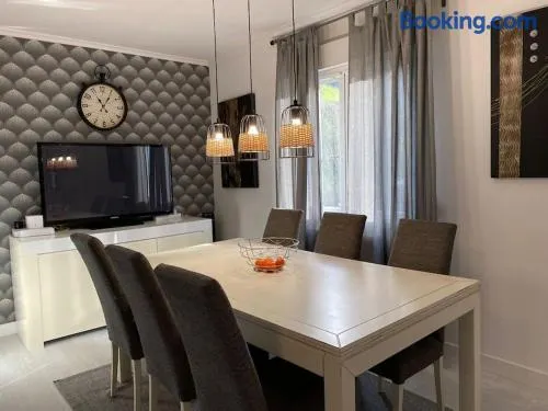 80 m2 recién reformado, acogedor y elegante. - Image 1