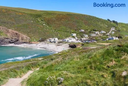 Parada Cottage at Crackington Haven, near Bude and Boscastle, Cornwall - Image 1