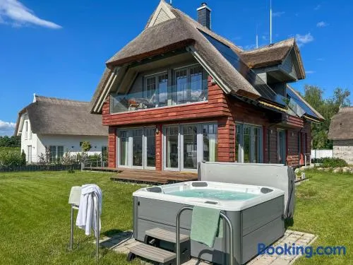Exklusives Luxus-Ferienhaus mit Whirlpool auf Rügen - Image 1