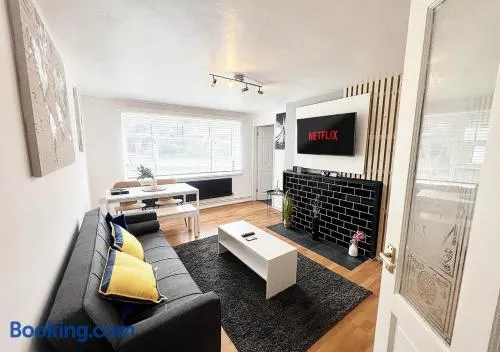 Cosy Croydon Apt Sleeps 5 - Image 1