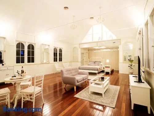 Little White Chapel Maleny - Image 1