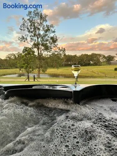 Hunter Valley Wine Country Escape - Spa, Pool, Firepit and Woodfired Pizza Oven - Keldan On Bell - Image 1