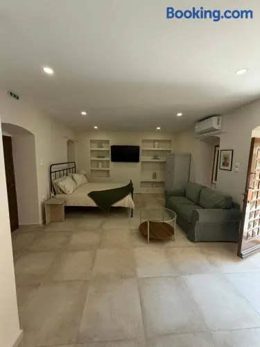 The Island Retreat - Image 1