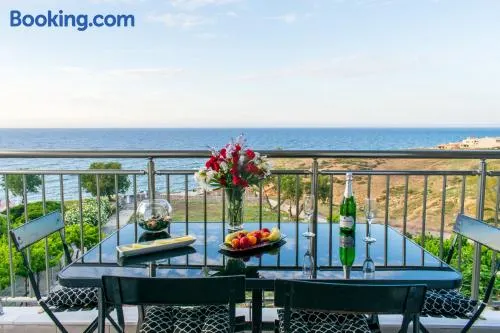 Akontio Apartment with Sea View - Image 1