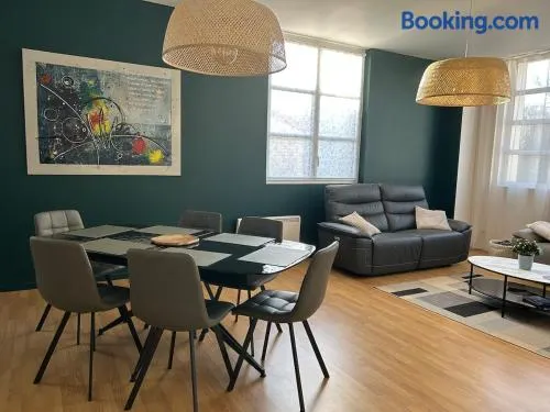 Appartement spacieux avec parking privé - Image 1