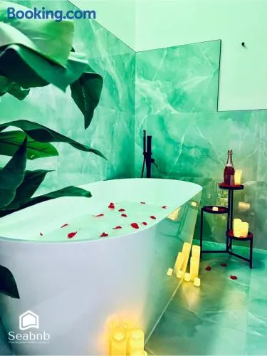 Luxurious Apartment - Seaside - Spa Bath - WiFi - AC - Image 1