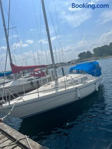 Sailboat Amber - Image 1