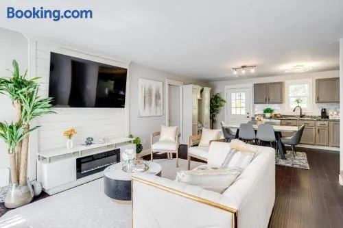 Luxury Midterm Rental for Families, Medical and Corporate Professionals Cincy - Image 1