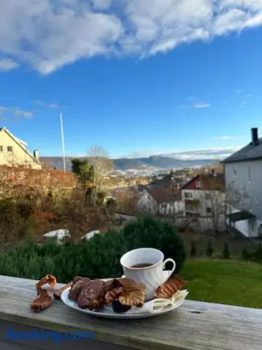 Florvåg -flott utsikt mot byen - Image 1