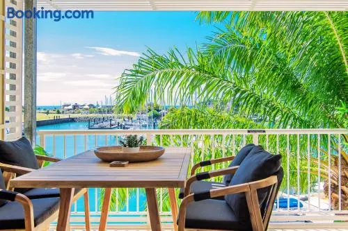 Airlie Marina Views Escape - Image 1