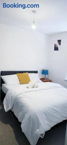 Lovely accomodation with free parking & WiFi - Image 1