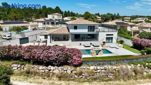 Magnifique propriété climatisée à 10 min d'Uzès - Image 1