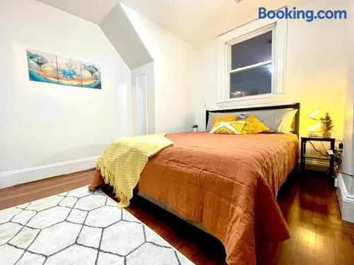 -No22- Comfy Room in a House - 5 min to Green Line T Station & Newton Wellesley Hospital at Newton Boston - Image 1
