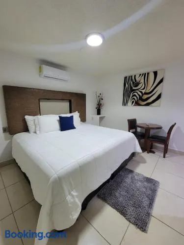 Hotel Paraiso Inn - Image 1