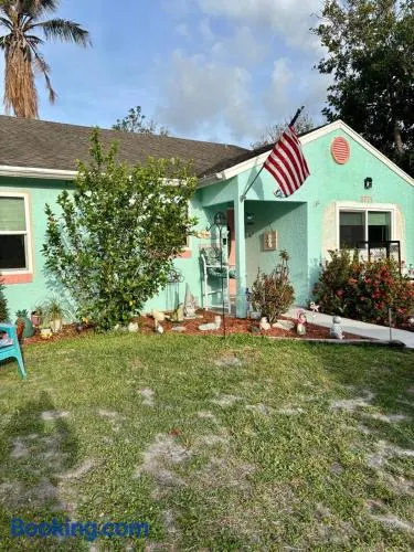 Mermaid Oasis Stuart Whole House 2 bed 2 Bath & extra Bonus Room- Fenced in Yard with Boat Parking - Image 1