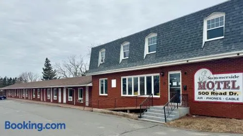SUMMERSIDE MOTEL &COTTAGES - Image 1