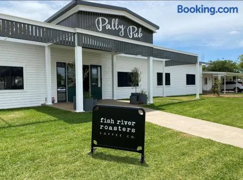 Pally Pub - Image 1
