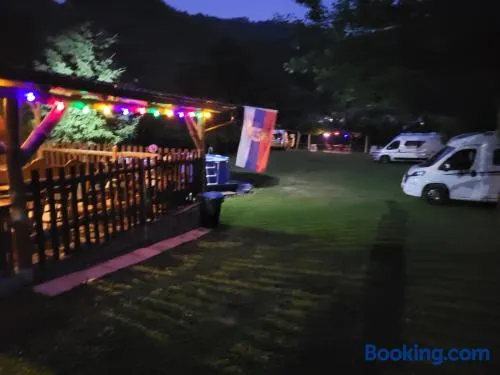 Kamp kućica trokrevetna - Image 1