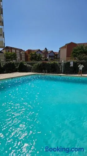 Vue Panoramique sur Bassin,Piscine et terrasse - Image 1