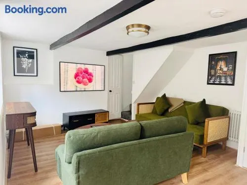 Old Castle Cottage Retreat - Image 1