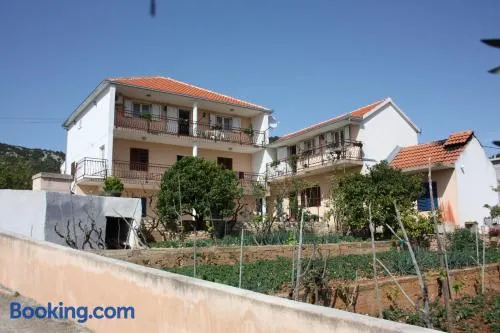Apartments with parking space Vinisce - Trogir - 6117 - Image 1
