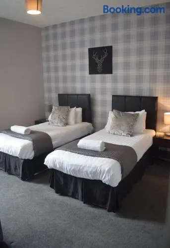 Kelpies Serviced Apartments McDonald- 2 Bedrooms - Image 1