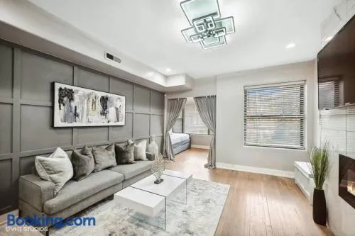 The Chic Urban Oasis Near the Lake! - Image 1