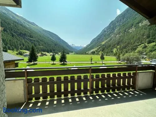 Mountain Majesty Apartment with Stunning Views - Image 1