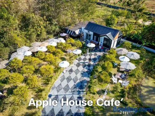 Apple house cafe - Image 1