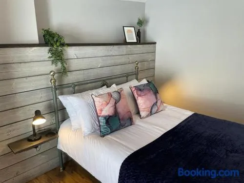 Stunning 1 bedroom Flat in The Mumbles - Image 1
