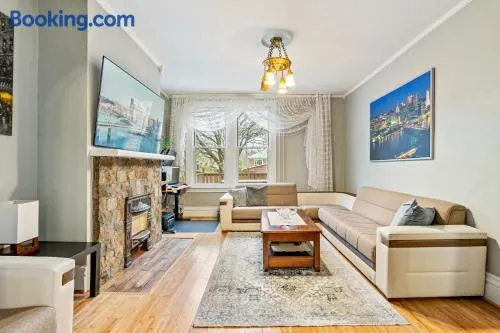 Cozy Stay in Pittsburgh - Image 1